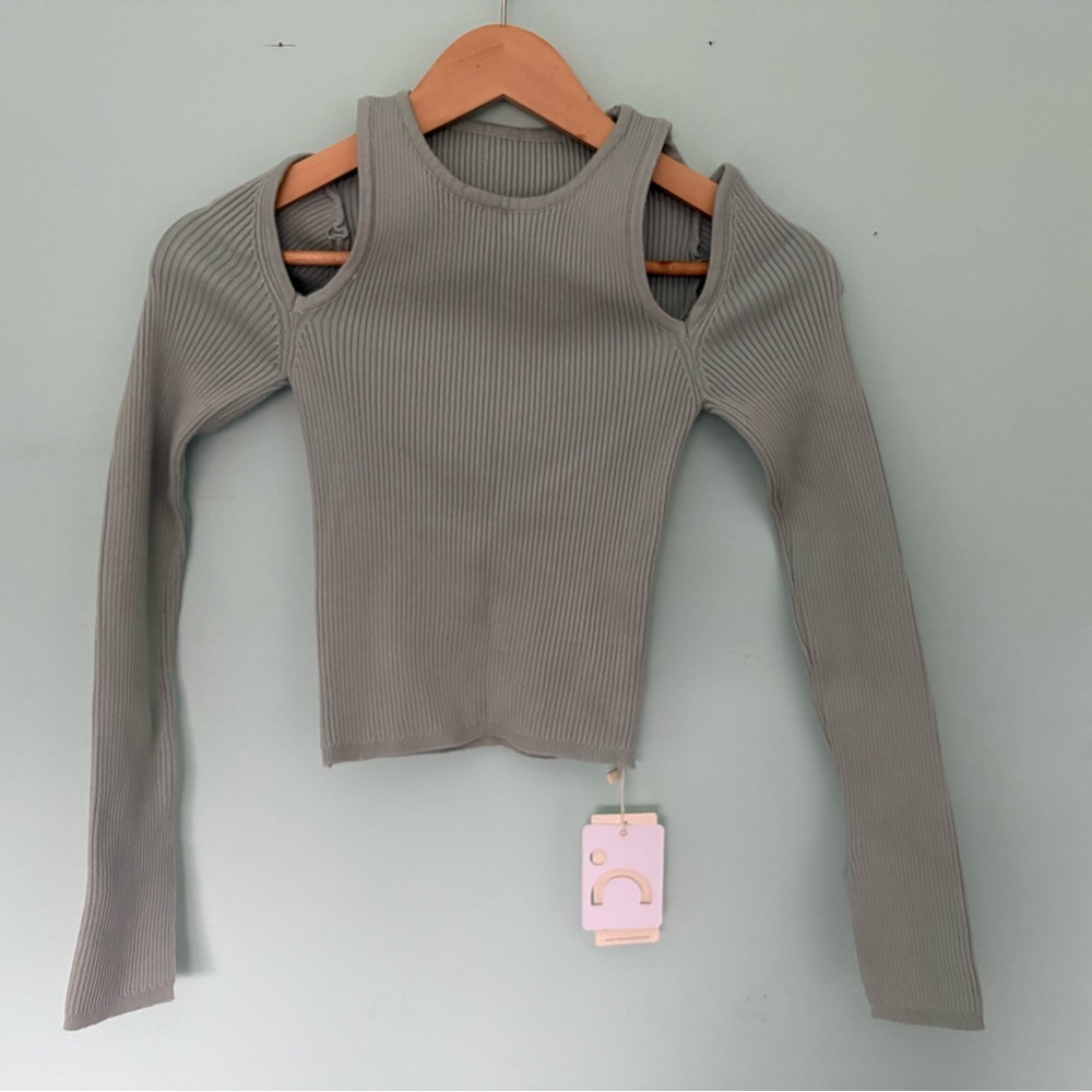 Commense Gray Ribbed Cutout Crop Top